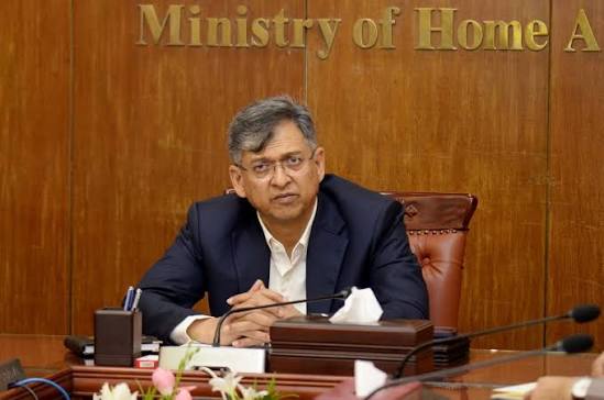 নতুন দায়িত্ব পেলেন স্বরাষ্ট্রমন্ত্রী